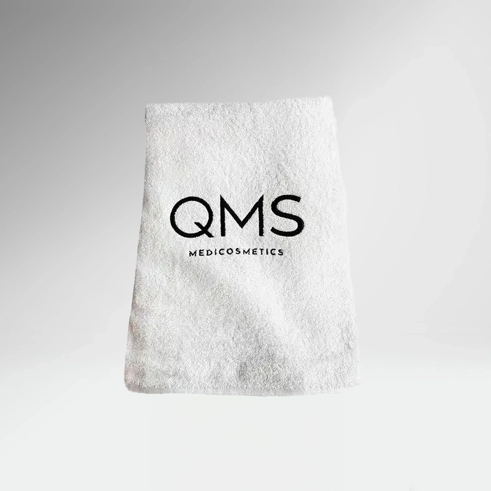 QMS Medicosmetics witte handdoek voor huidverzorging en schoonheid