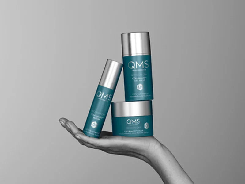 QMS Collagen Care producten in hand, voor stevige en stralende huidverzorging