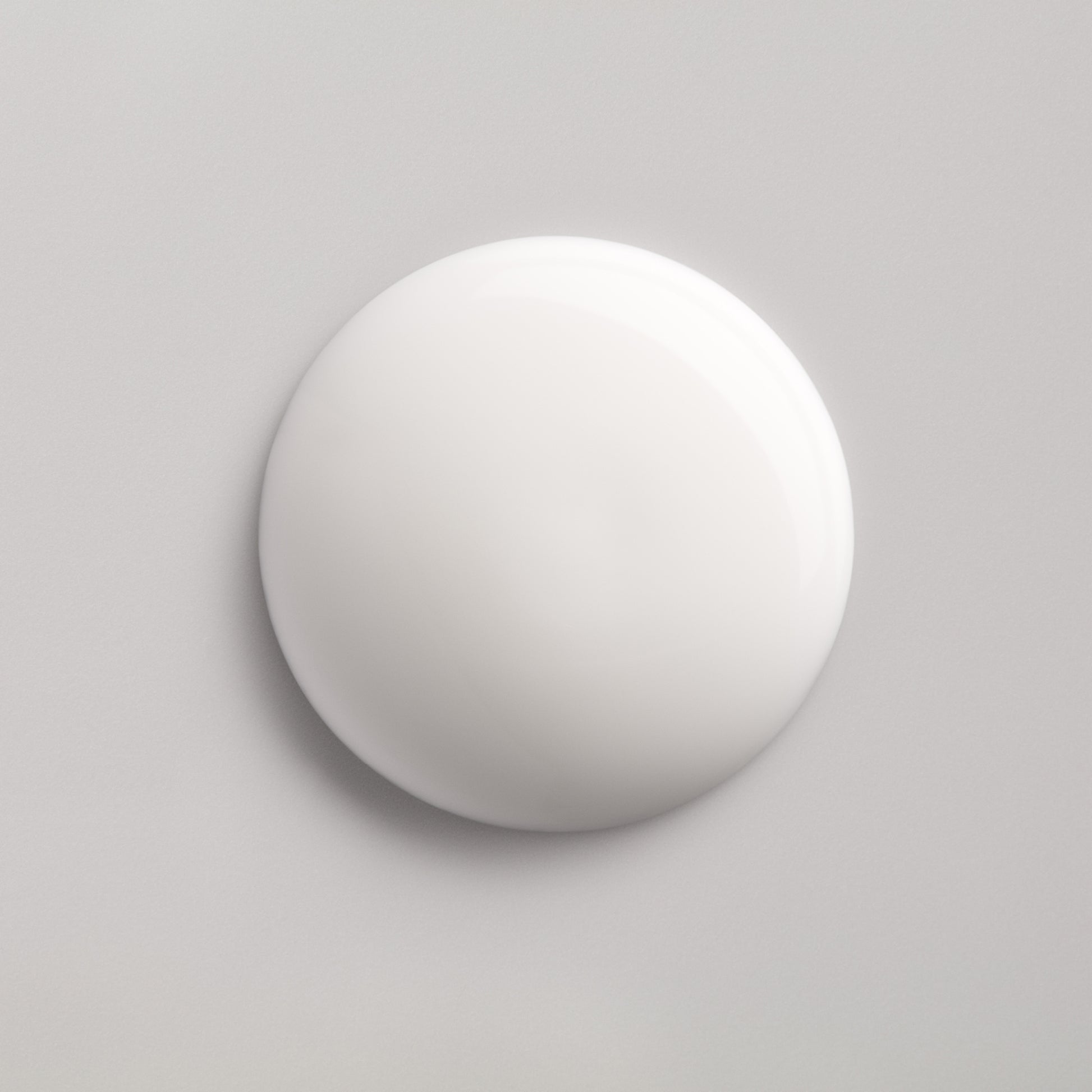 Inhoud van QMS Density Structure Night Serum zichtbaar in close-up - Qcosmetics.nl