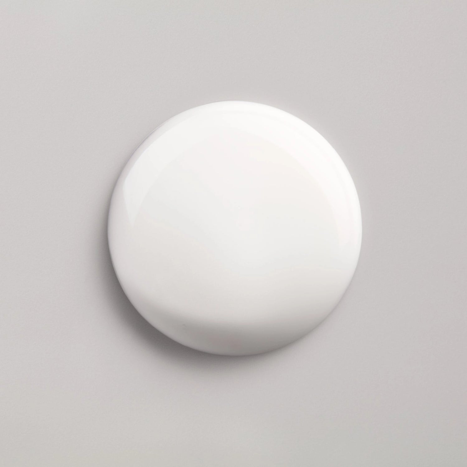 Textuur van QMS ILLUMIntense Serum – lichte, zijdezachte serumformule