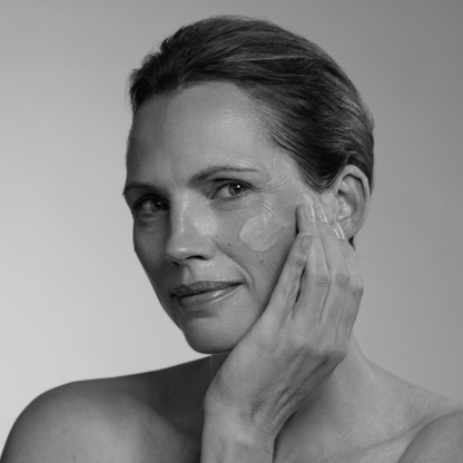 AGE PREVENT Even Skin Serum model