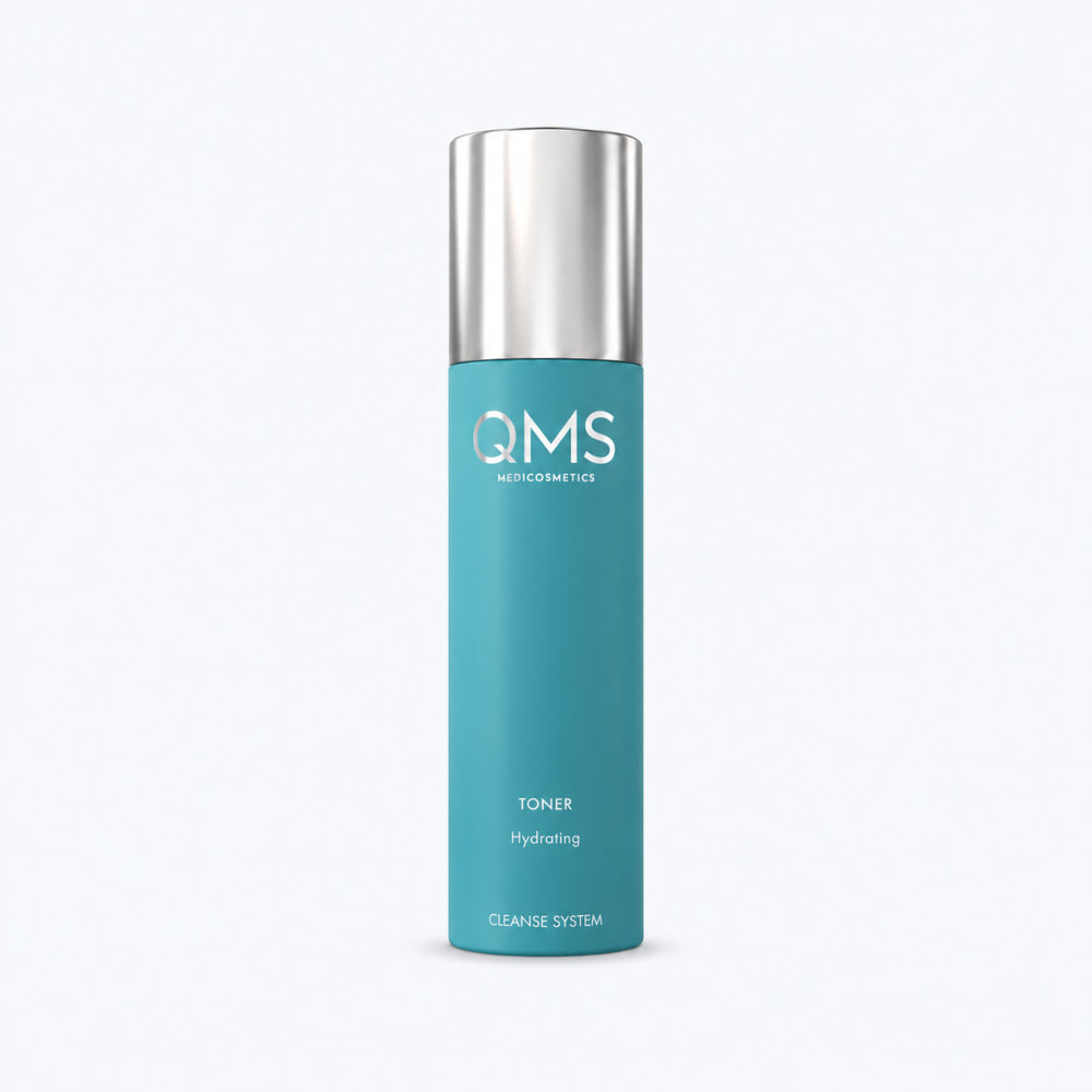 QMS Hydrating Toner verfrist en hydrateert de huid na de reiniging. Ondersteunt de natuurlijke pH-balans. Voor alle huidtypen.