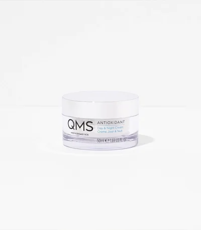 Afbeelding van QMS Antioxidant Day & Night Cream - een luxe crème verrijkt met antioxidanten voor bescherming en verzorging van de huid.